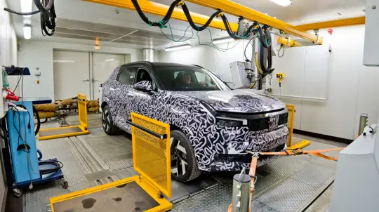 АвтоВАЗ опять захотел в Европу: новая модель получила единственные в своем роде моторы