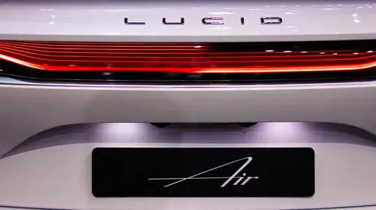 Неприятный сюрприз для владельцев Lucid Air: массовый отзыв из-за ошибки ПО