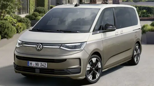 Минивэн Volkswagen стал современнее: новая оптика и гибридная версия на подходе