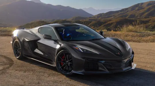 Салон, который выбирает сторону: Corvette после обновления стал эгоистом