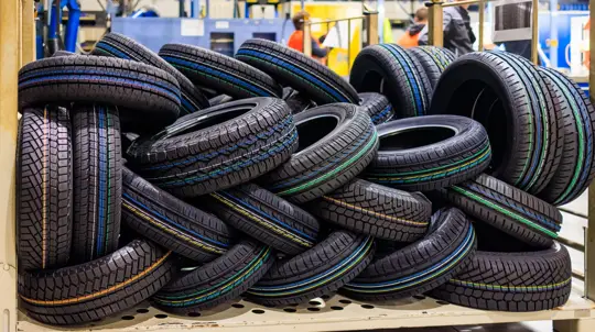 Водителей предупредили о штрафе за шипованные шины летом