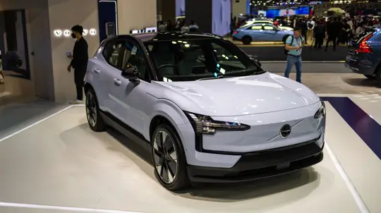 Новые электрокроссоверы Volvo готовы удивлять водителей