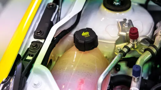 Экономия с последствиями: водителям рассказали, как забывчивость может вылиться в ремонт