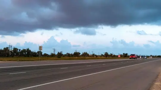 На трассе столкнулись два спорткара Ford Mustang GT и Nissan Z