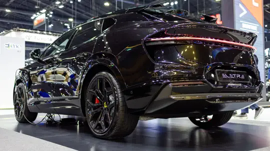 Lotus Tech выходит на биржу с обещанием нового спорткара