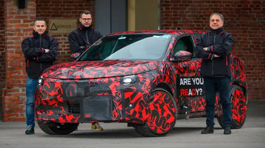 Alfa Romeo готовится к революции: первый электромобиль обещает новую эру для бренда