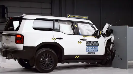 Надежный внедорожник без награды IIHS: что не так с безопасностью Land Cruiser