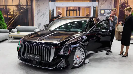 Китайский ответ Aurus уже в России: что показал Hongqi Guoya на ПМЭФ