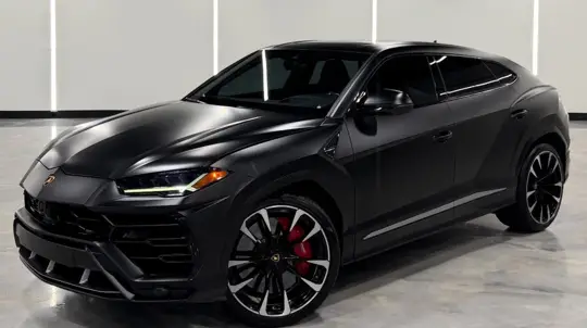 Подержанный Lamborghini Urus все еще стоит как новый люксовый SUV