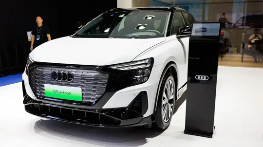 Этот Audi e-tron сильно потерял в цене, но батарея оказалась крепче ожиданий