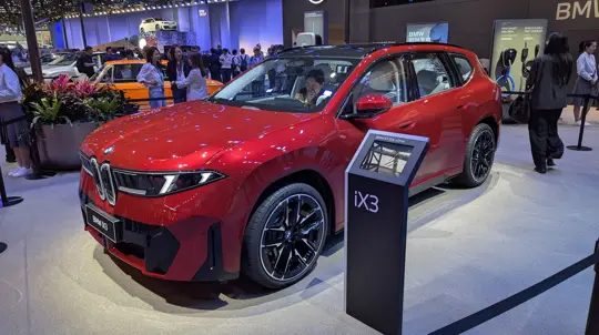 Новый BMW iX3 уже подбирается к России: 805 км хода и 470 сил за 7,5 млн рублей
