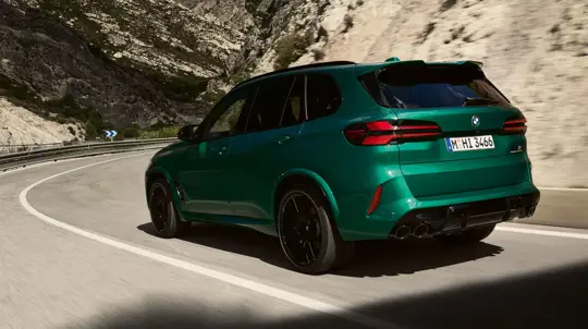 Пятилетний BMW X5 M теряет почти половину стоимости: почему это не делает его дешевым?