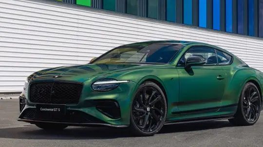 Новый Bentley получил краску Spectraflair: оттенок меняется на свету