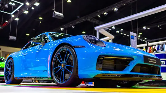 От Aston Martin до FIAT: чем удивляют машины звёзд мундиалей