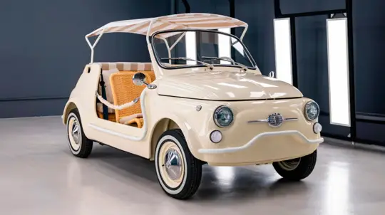 Garage Italia превратил классический Fiat 500 в дорогущий пляжный электрокар