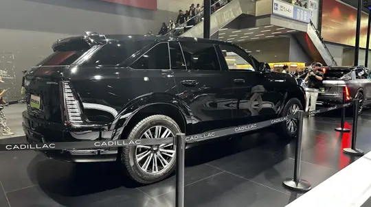 Бронированный Cadillac Escalade почти как у Трампа: крепость на колесах стоит как квартира в Москве
