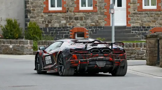 Revuelto SV готовят как самый жесткий Lamborghini: V12 станет злее
