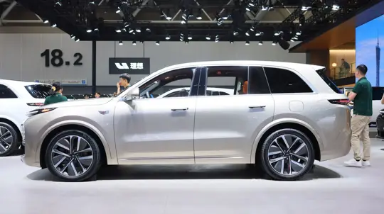 430 км на электротяге и 1670 км всего: чем заинтересует россиян новый Li Auto L8