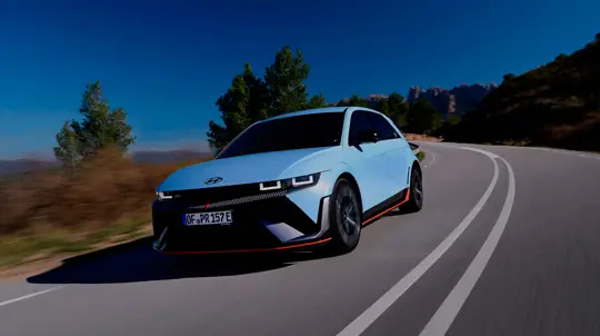 Hyundai сделает EV еще «живее»: виртуальные передачи и звук станут реалистичнее