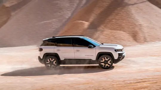 Jeep Compass стал технологичнее, но с запасом хода есть нюанс