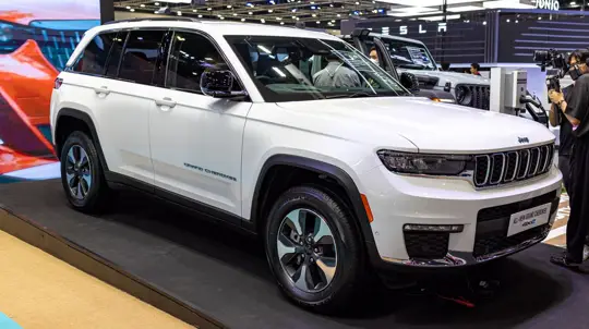 Опасный дефект: у внедорожников Jeep Grand Cherokee отваливаются колеса