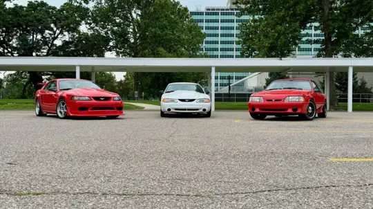 Cobra R не забыты: в заводской коллекции Ford нашли три трековых Mustang