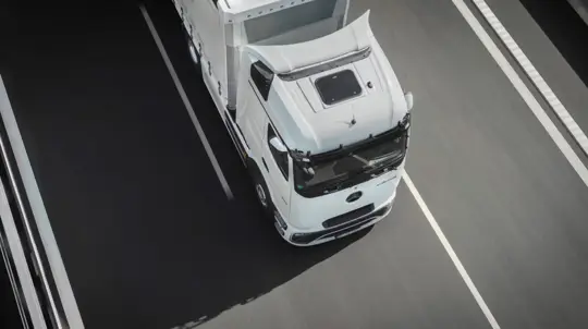 Электрический грузовик Mercedes прошел проверку трассой: расход оказался как 11 л дизеля