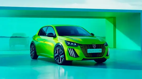 Peugeot меняет батареи в своем главном электрокаре: E-208 должен стать дешевле и дальнобойнее