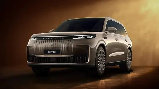 Новый EXLANTIX ET8 идет против Li Auto L9: чем он хочет взять российских покупателей