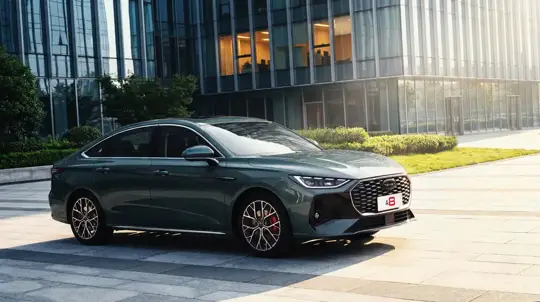 Tenet A8 получил мотор 2.0 Turbo на 197 л.с., 375 Нм и 8-ступенчатый автомат