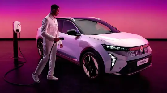 Renault убрала самый дешевый Scenic E-Tech из линейки