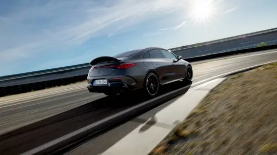 Новый Mercedes-AMG CLA стал настоящим монстром и обошел Tesla Model 3 Performance по разгону