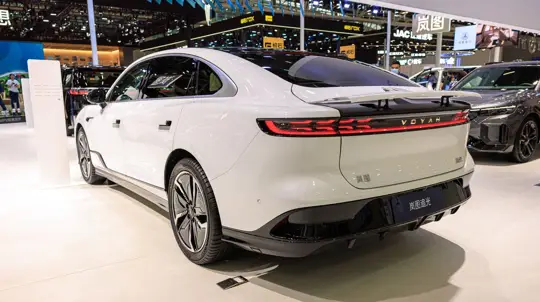 Voyah, Geely и Evolute возглавили рынок подключаемых гибридов в РФ, а доля сегмента достигла 5%