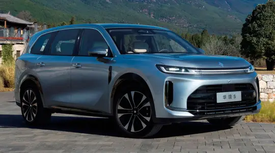Шестиместный гибрид Baojun оказался дешевле многих конкурентов и быстро вышел в лидеры