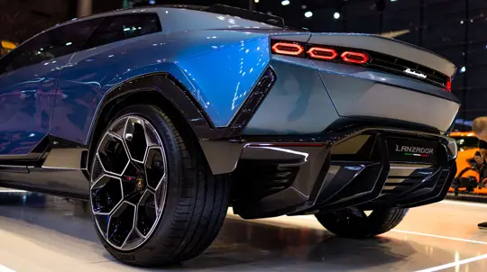 Lamborghini готовит четвертую модель: не SUV и не седан, а экстремальный GT