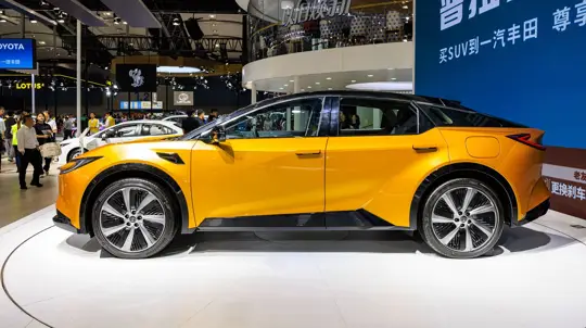 Toyota bZ можно купить со скидкой 235 тыс. рублей, но не всем