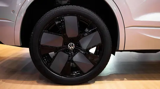 Российские дачники прослезились: Volkwagen представил фермерский хетчбек в Бразилии