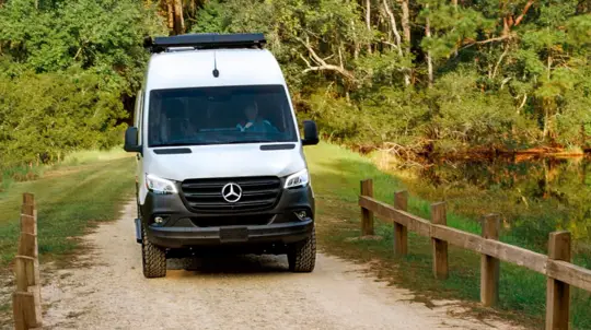 Фургоны Mercedes-Benz Sprinter могут загореться