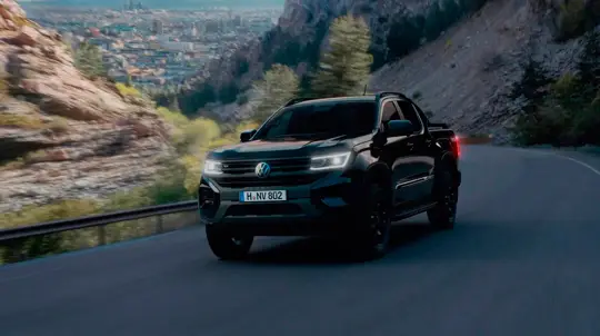 Новый Volkswagen Amarok выглядит дороже Aventura, но стоит дешевле флагмана