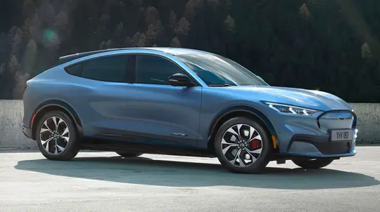 Ford Mustang Mach-E может потерять тягу или покатиться после парковки