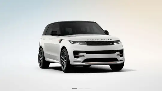 Обновлённый Range Rover Sport заметили с более спокойным бампером