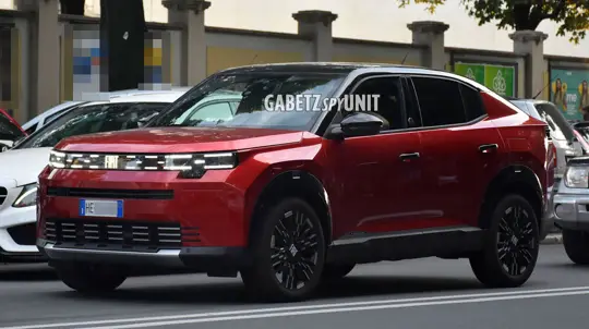 Новый Fiat уже снял камуфляж: что скрывается за шильдиком Hybrid