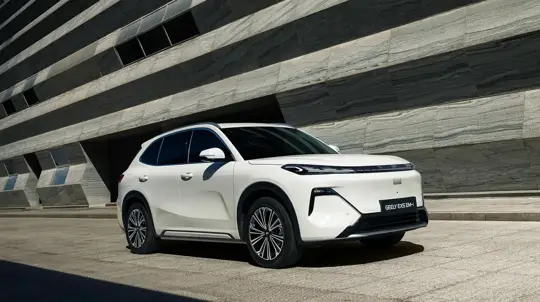 Geely EX5 с запасом хода 430 км остается в России: дилеры ждут новые партии