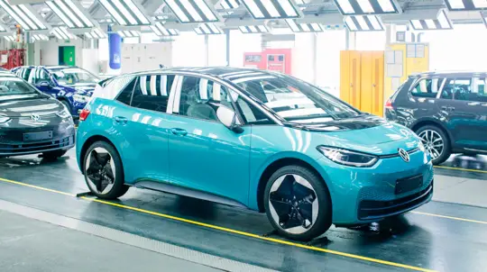 BMW, Mercedes и Volkswagen столкнулись с избытком мощностей в КНР