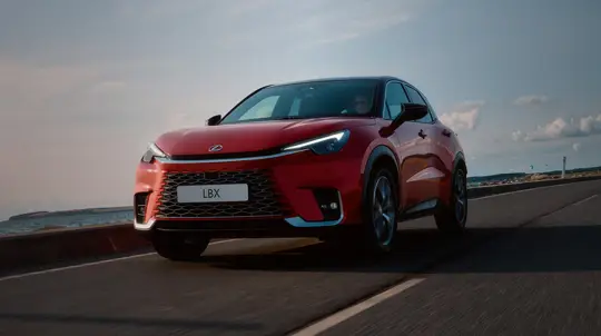 Самый маленький Lexus стал на тысячи евро дешевле