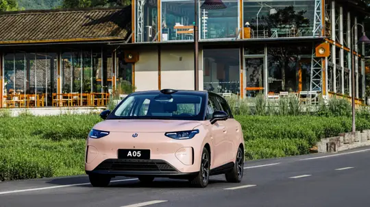 iXBT: 510 км, 53 кВт·ч и Snapdragon 8295: раскрыты характеристики электромобиля Leapmotor A05