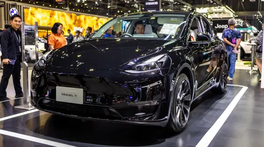 96 градусов, красный руль и отключение FSD: Tesla HW3 перегреваются после обновления