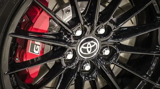 V8 на 650 л.с., задний привод и съёмная крыша: Toyota готовит GR GT Aero Top