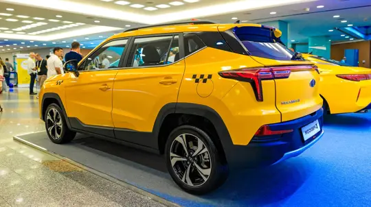Не только покупателям Solaris стоит быть внимательными: дорогие BMW и Mercedes тоже массово уходят из такси