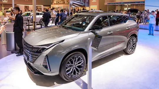 Changan UNI-Z готовят для России: 4730 мм, турбомотор 1.5 и передний привод